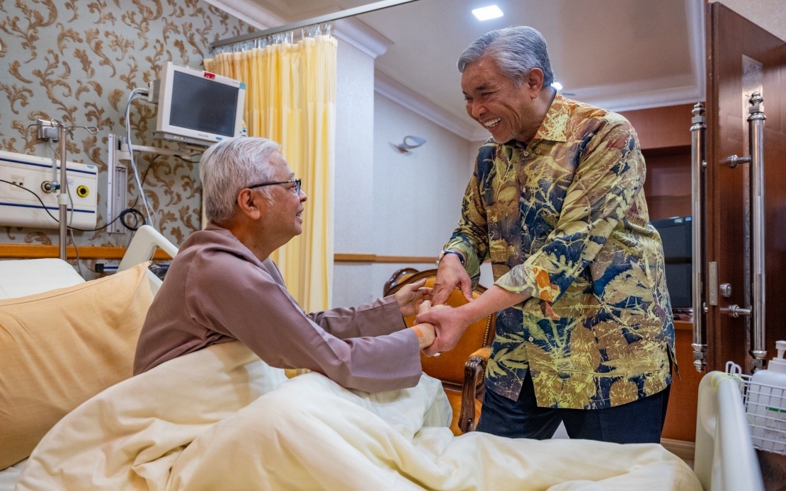 Ahmad Zahid Visits Ismail Sabri at Heart Institute