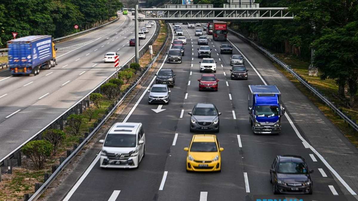 Over 300,000 Johor voters expected to travel home for Saturday's state election, highway authority warns of congestion
