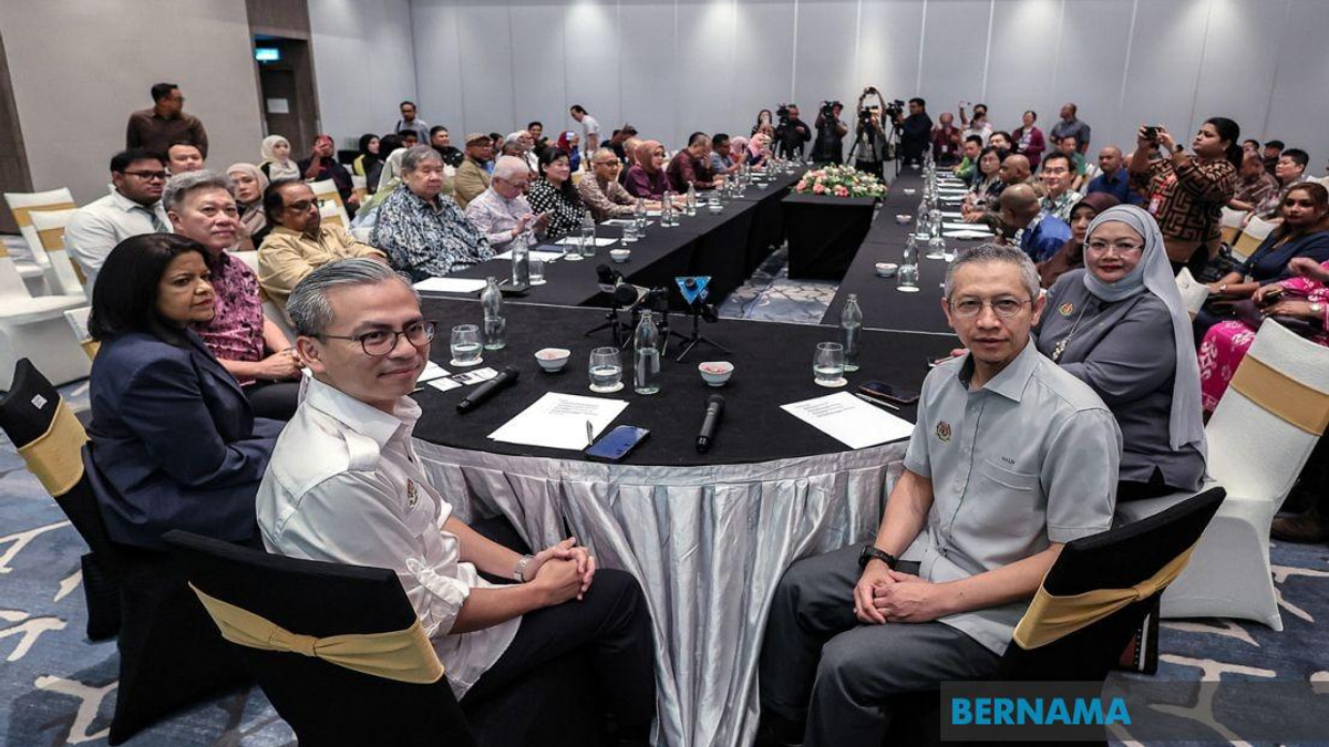 Fahmi Proposes Annual Media Retreats at HAWANA to Bridge Government-Industry Dialogue