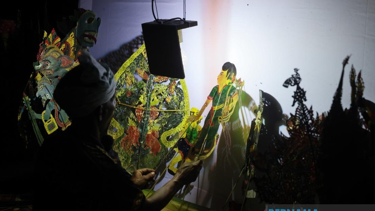 Permit Restrictions and Generational Void Imperil Wayang Kulit Tradition in Kelantan