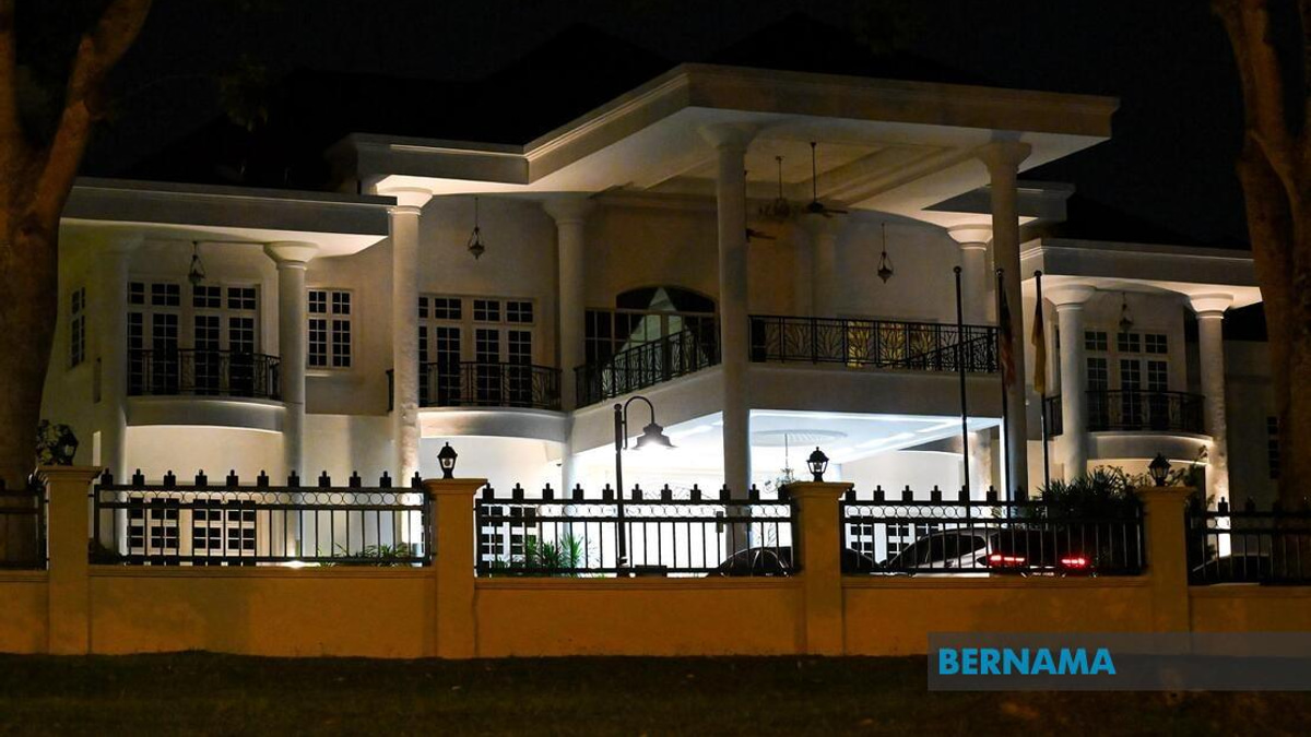 Zahid Leads BN-PN Coalition to Palace as Negeri Sembilan Clinches Two-Thirds Majority