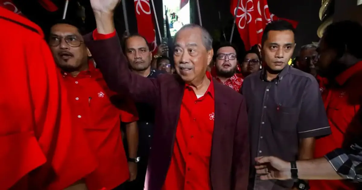 Muhyiddin Draws Over 200 Supporters as Bersatu Braces for Strategic Party Meeting