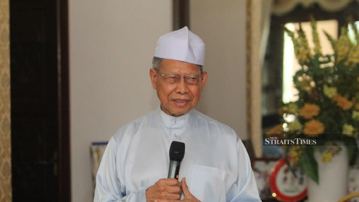 Mustapa Mohamed Ends Political Career Speculation, Citing Health Concerns