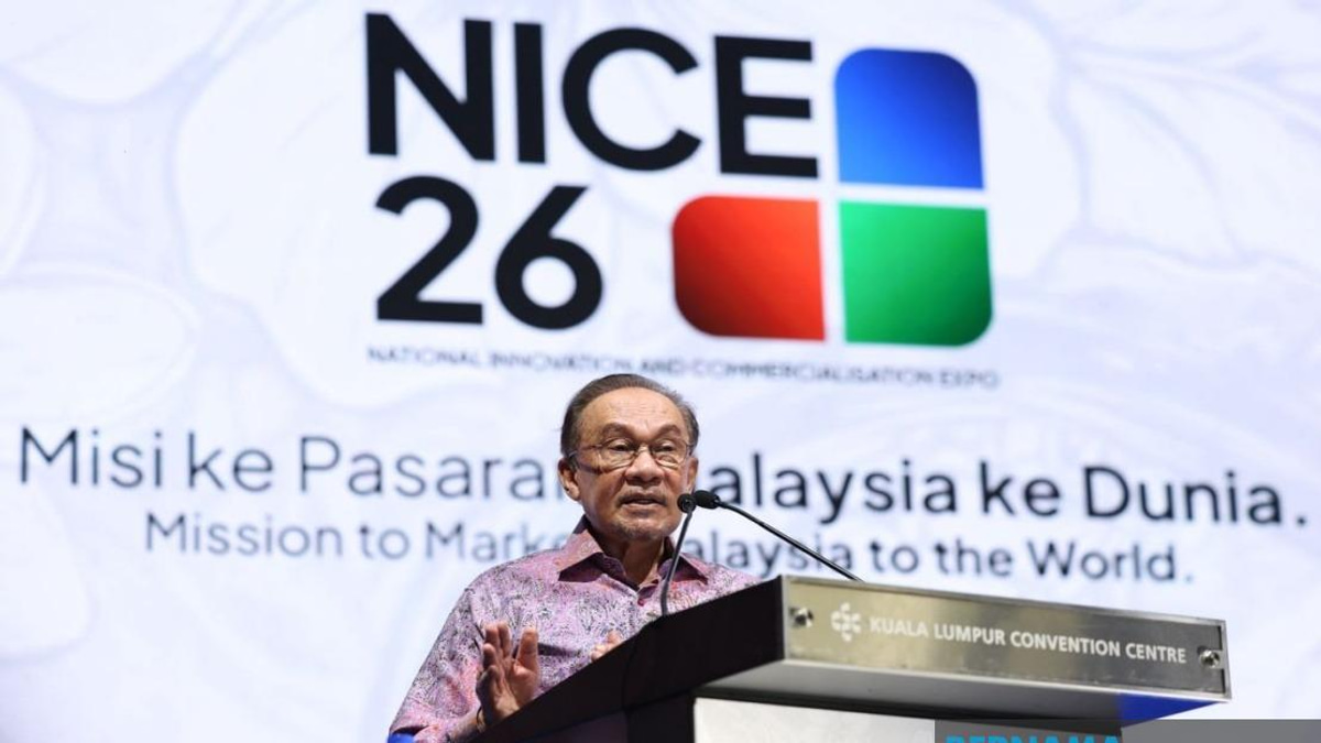 PM Anwar Calls for Swift End to Outdated Bureaucracy Blocking Innovation