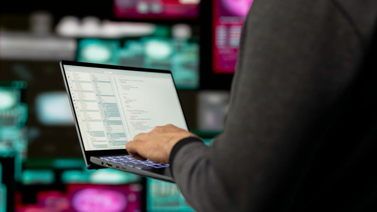 South Korean diplomacy in turmoil as hacker raids government academy database