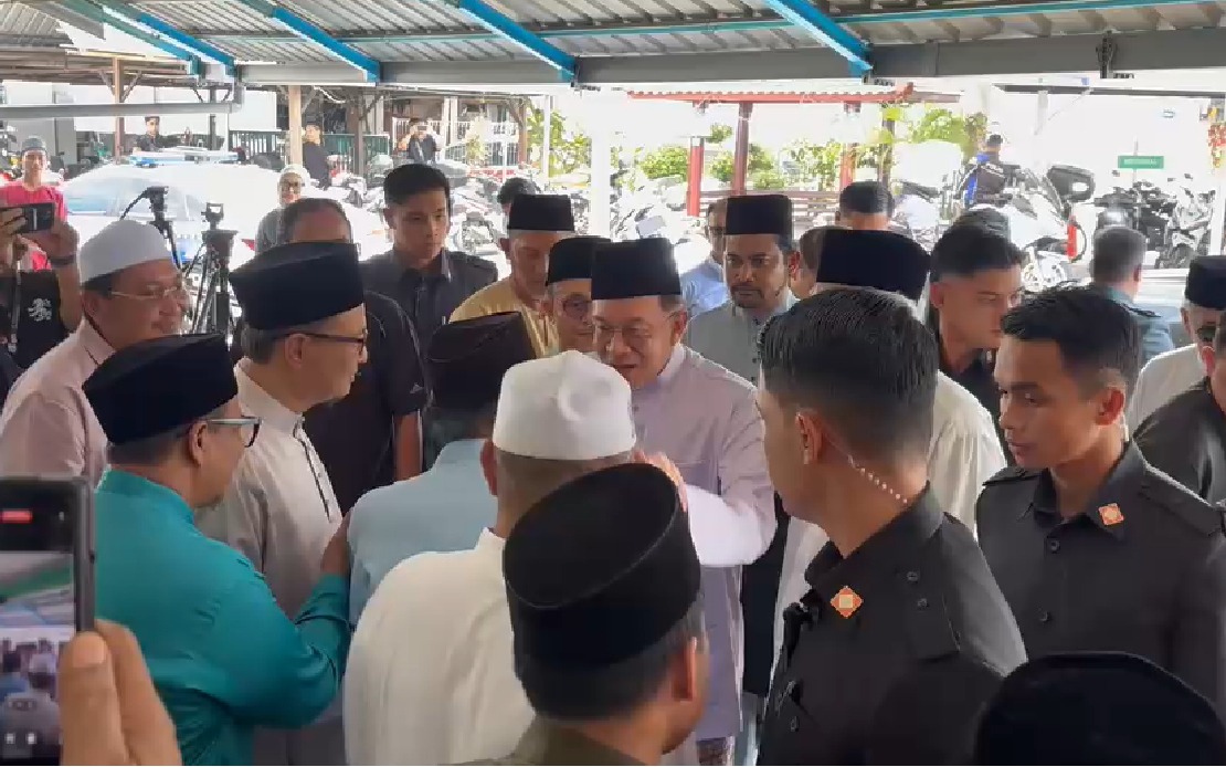 Government to Build Affordable Housing for Civil Servants, PM Anwar Announces