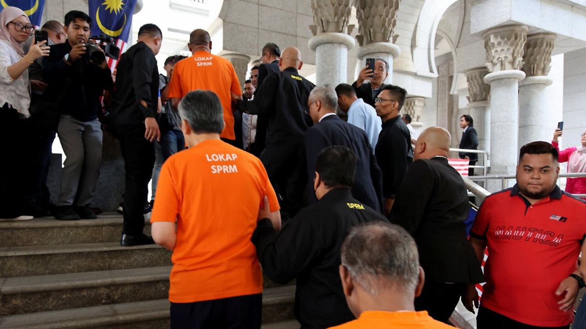 Four-Day Remand Extension Granted for Former Tabung Haji CEO in Graft Investigation