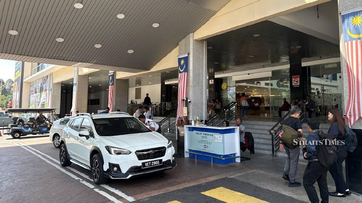 Ismail Sabri's legal counsel visits him at heart institute following court proceedings