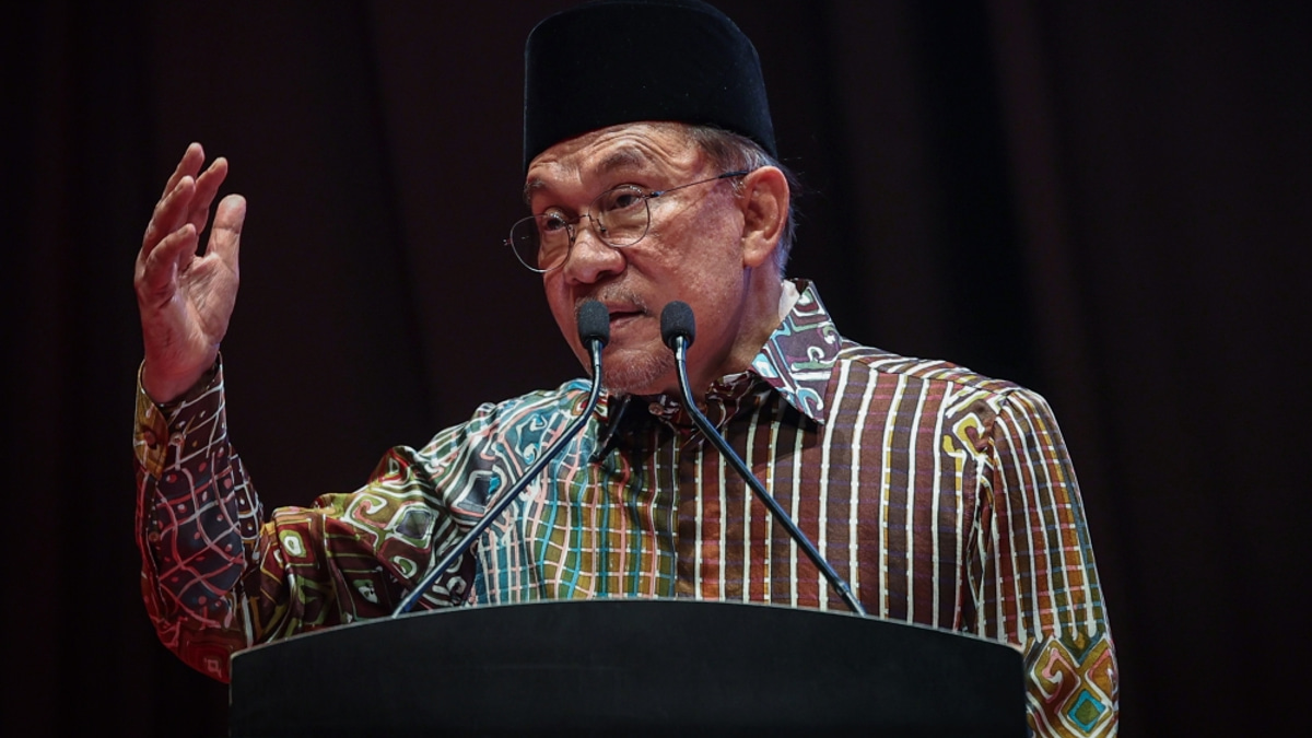 PM Anwar Cautions Against Unchecked Tech Innovation, Urges Moral Framework