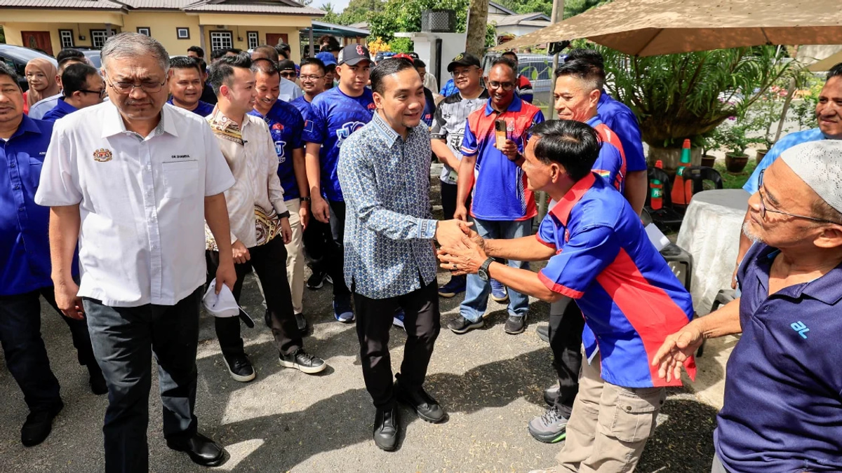 Onn Hafiz: Political Parties Have Right to Choose Electoral Strategies, Says Johor Menteri Besar on PAS Support for BN