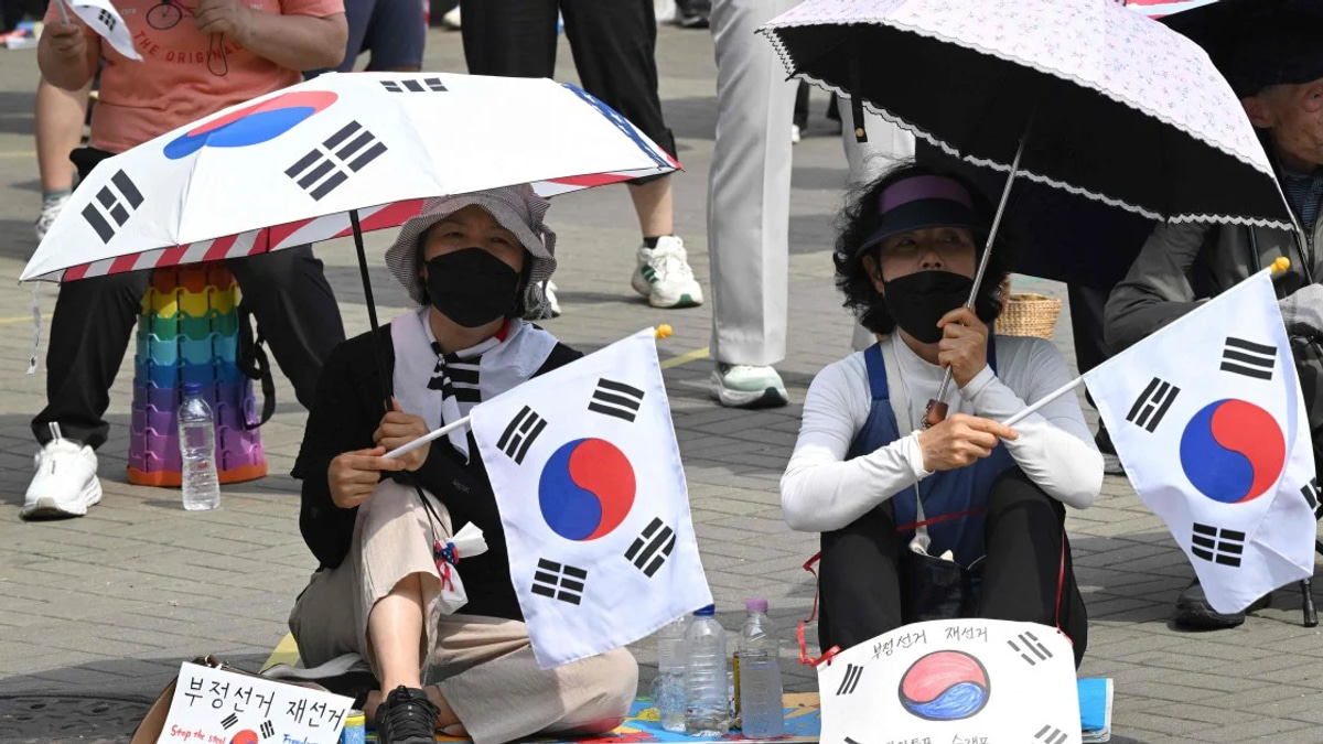 South Korea Parliament Opens Inquiry Into Election Commission Over June Local Vote Ballot Crisis