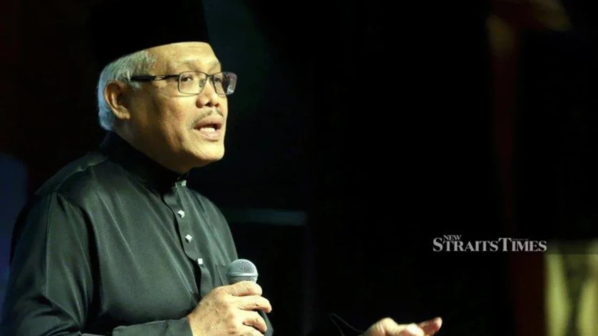 Hamzah Questions Appointment of Former MACC Chief Azam Baki as NFCC Advisor