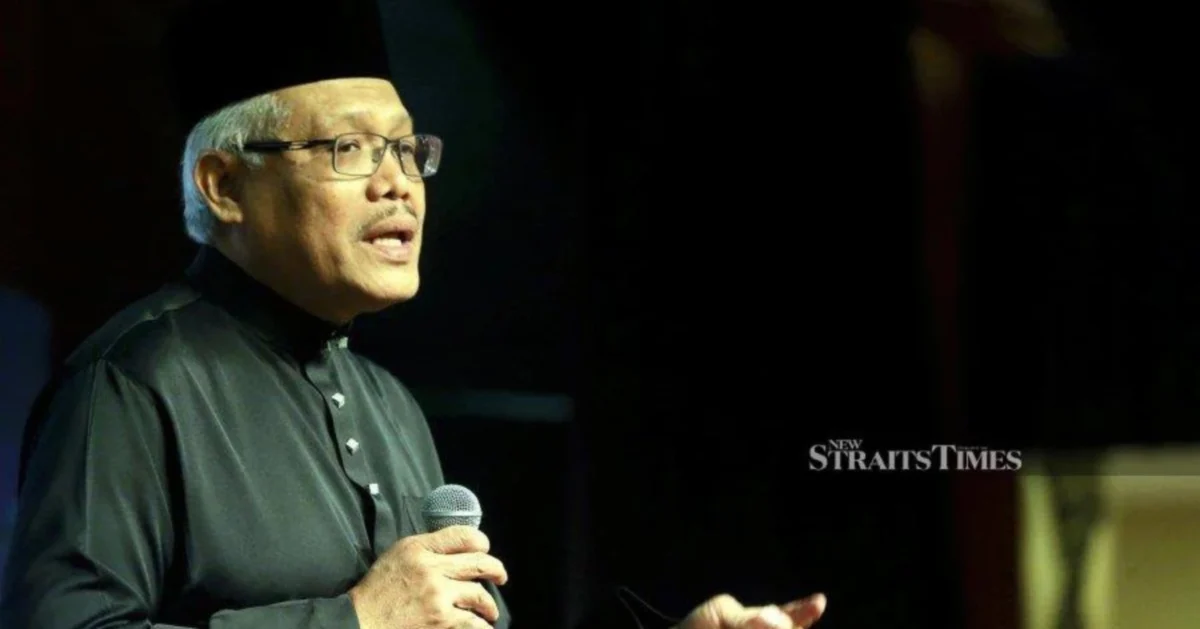 Hamzah Questions Appointment of Former MACC Chief Azam Baki as NFCC Advisor