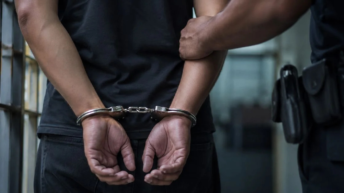Five arrested after missing teenage cousins discovered safe in Machang