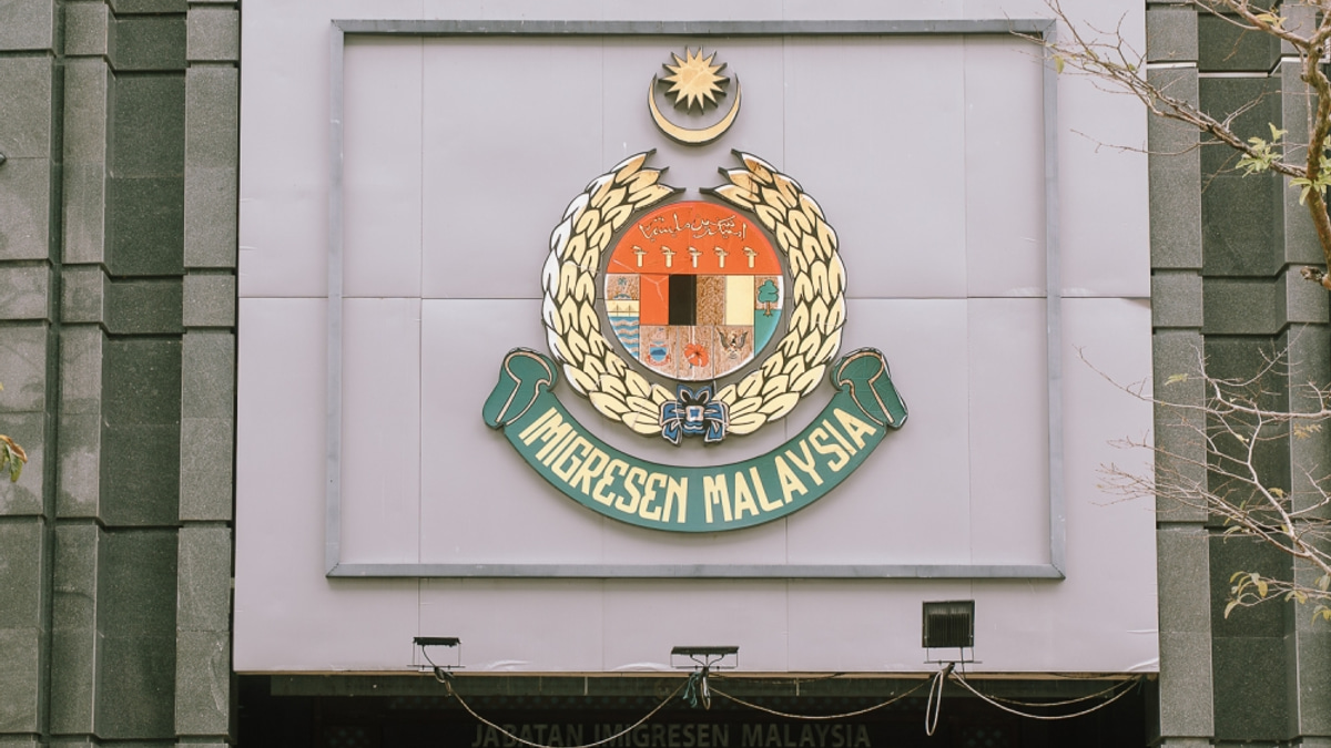 Immigration Department Busts Passport Forgery Ring in Kuala Lumpur, Arrests Three Indonesians