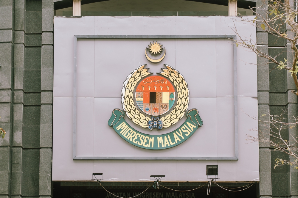 Immigration Department Busts Passport Forgery Ring in Kuala Lumpur, Arrests Three Indonesians