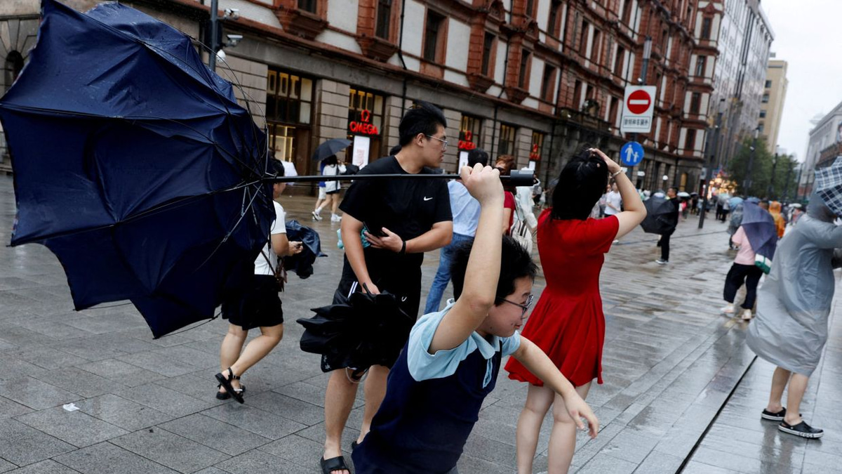 Typhoon Dolphin Batters Eastern China After Displacing Thousands and Grounding Flights