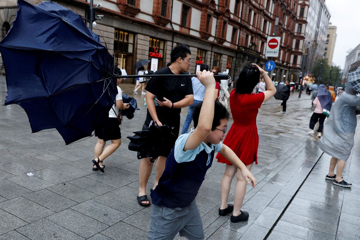 Typhoon Dolphin Batters Eastern China After Displacing Thousands and Grounding Flights