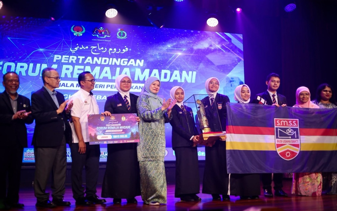 Education Minister Fadhlina Calls for Youth Empowerment Through Critical Thinking and Respectful Discourse