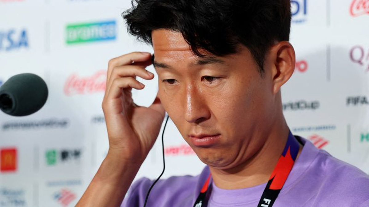 South Korea squad boycotts media after reporters mock Son's military service