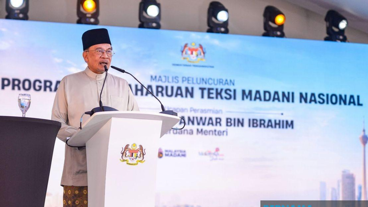 PM Anwar Doubles Down on Taxi Reform With Extra RM10 Million Funding Boost