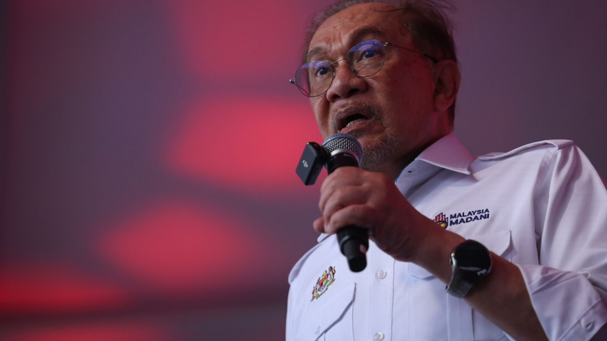 Anwar Commits to Legal Action Against Tabung Haji Wrongdoing as Inquiry Report Released