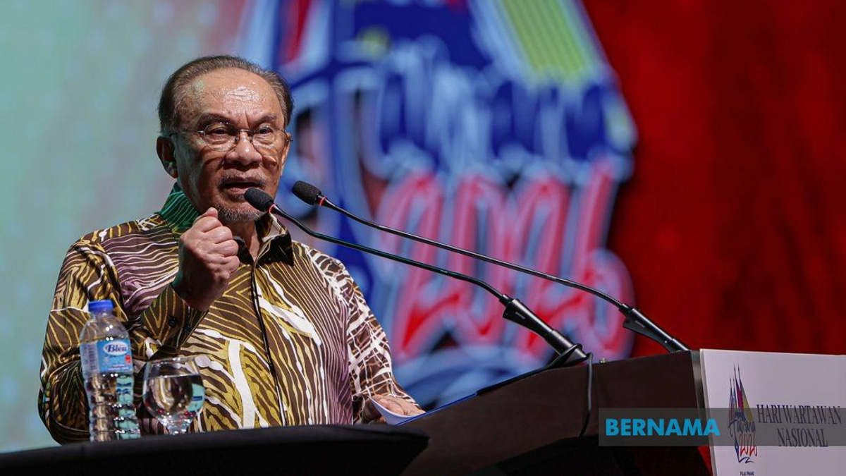 Anwar Backs Nallini's Appointment as MMC Chairman to Restore Council's Public Trust