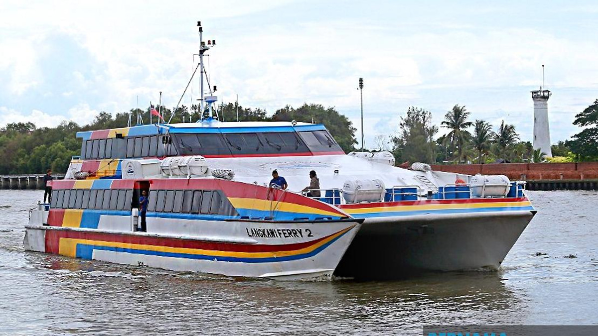 Langkawi Ferry Operators Urge Swift Action on Port Dredging to Avert Travel Chaos