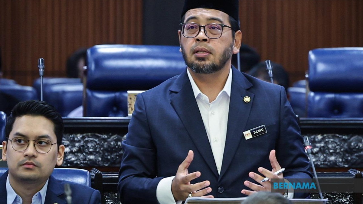 Minister Exposes Tabung Haji's Accounting Deception Through Mak Cik Senah Parable