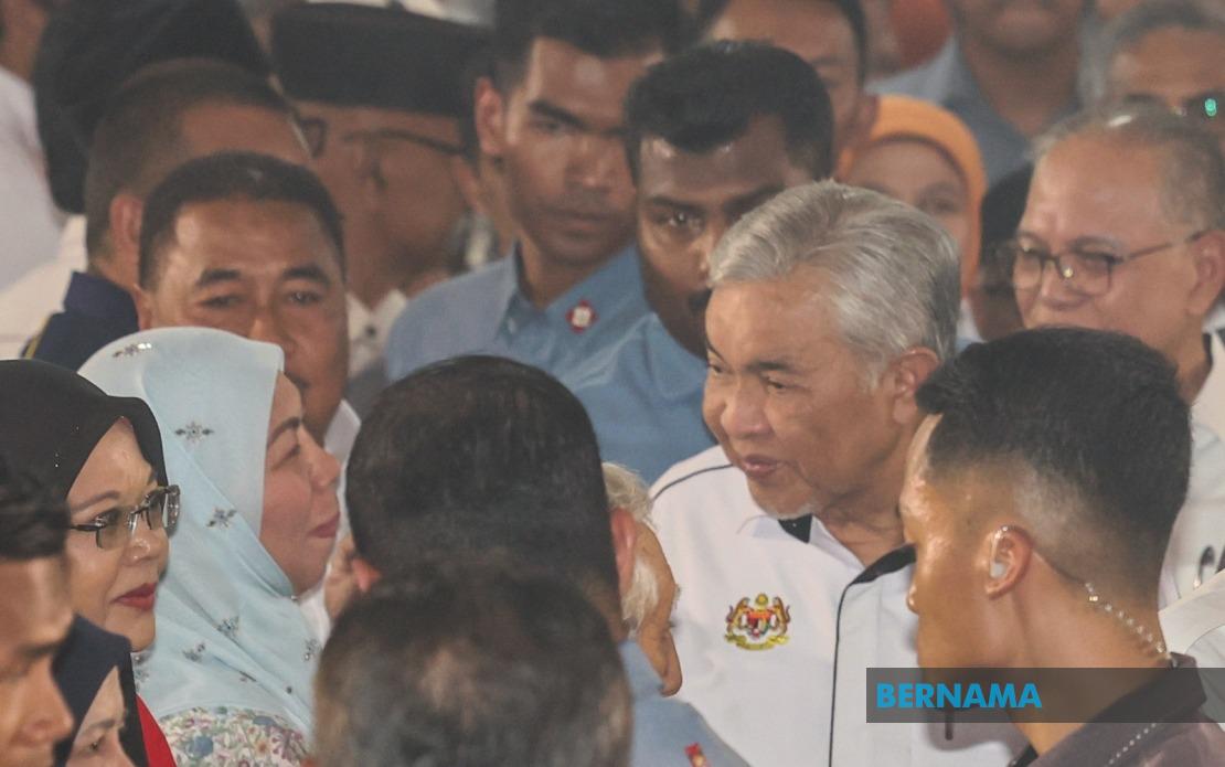 DPM Zahid Honors FELDA Settlers as Nation's Pride at 70th Anniversary Celebration