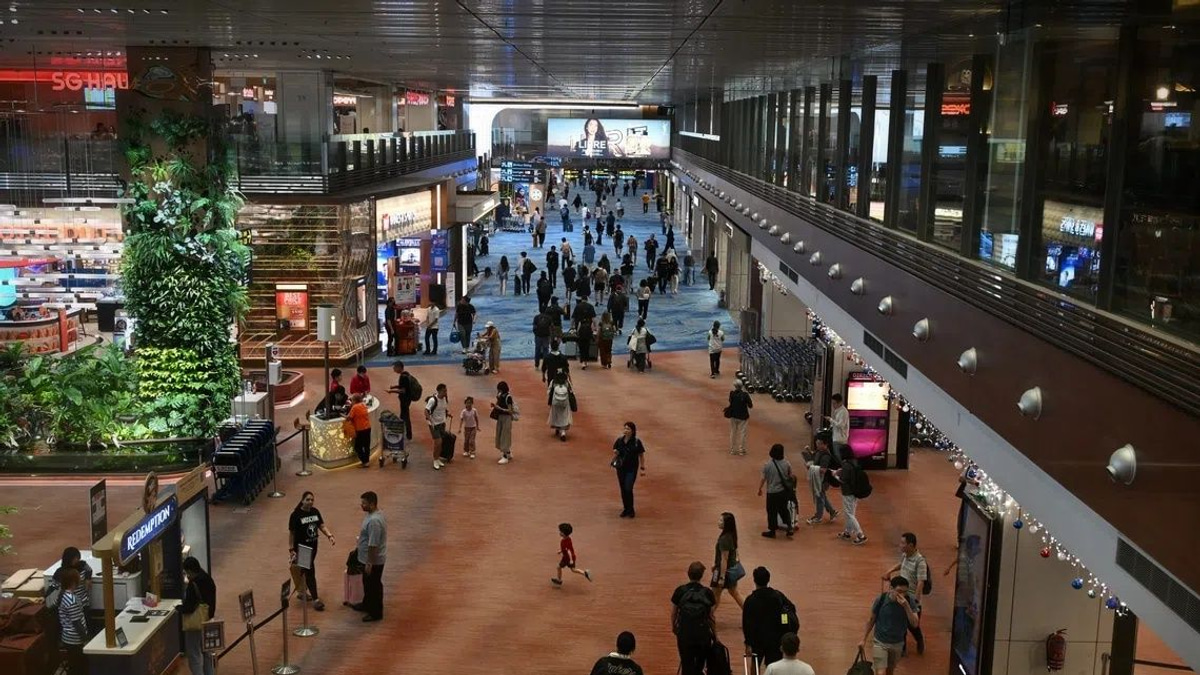Two foreign nationals arrested for perfume thefts at Singapore's Changi Airport