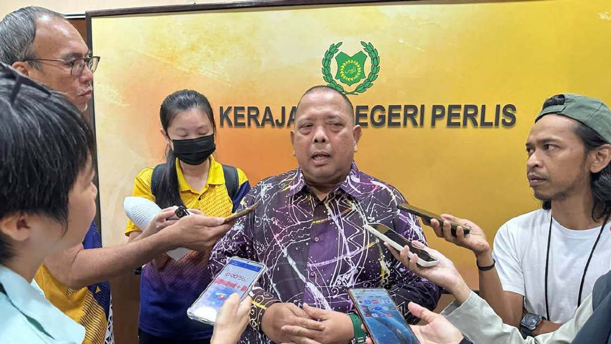 Perlis Chief Denies Defection Speculation Following Party Leadership Exit