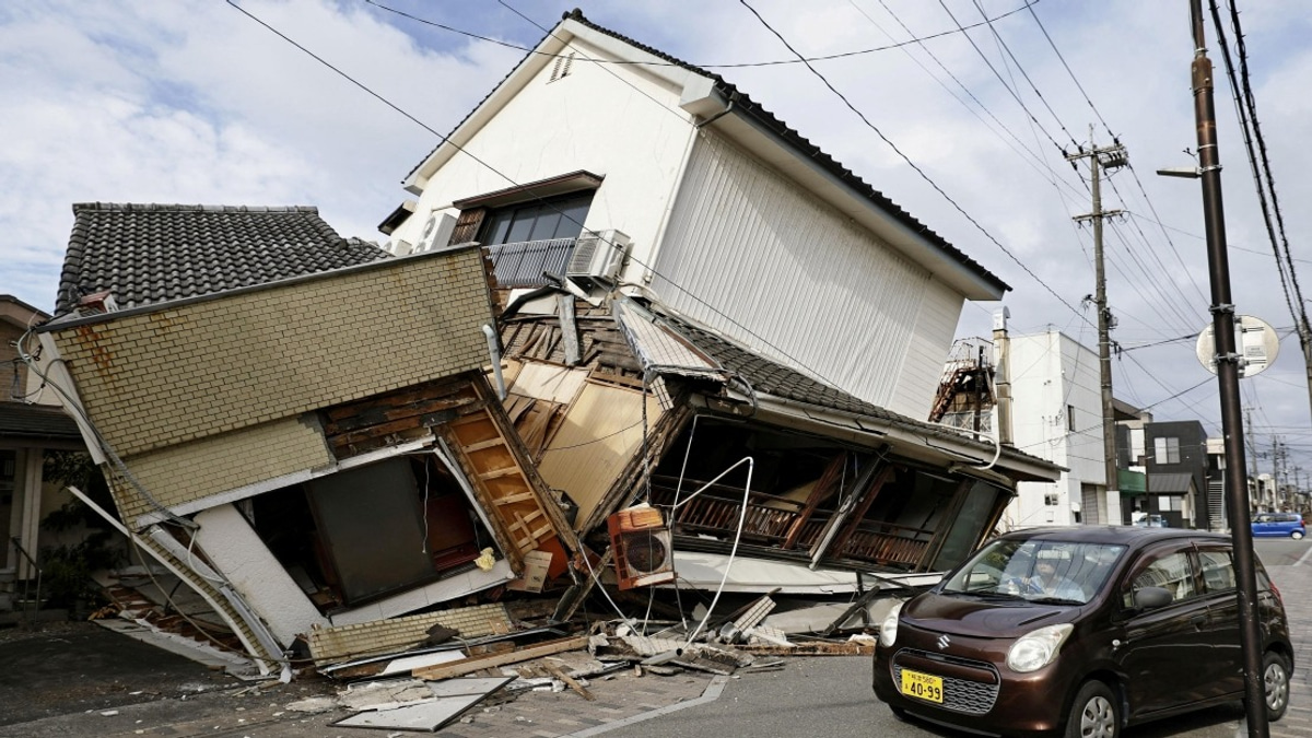 Death Toll Reaches 13 After Magnitude 7.1 Earthquake Hits Japan's Kumamoto Prefecture