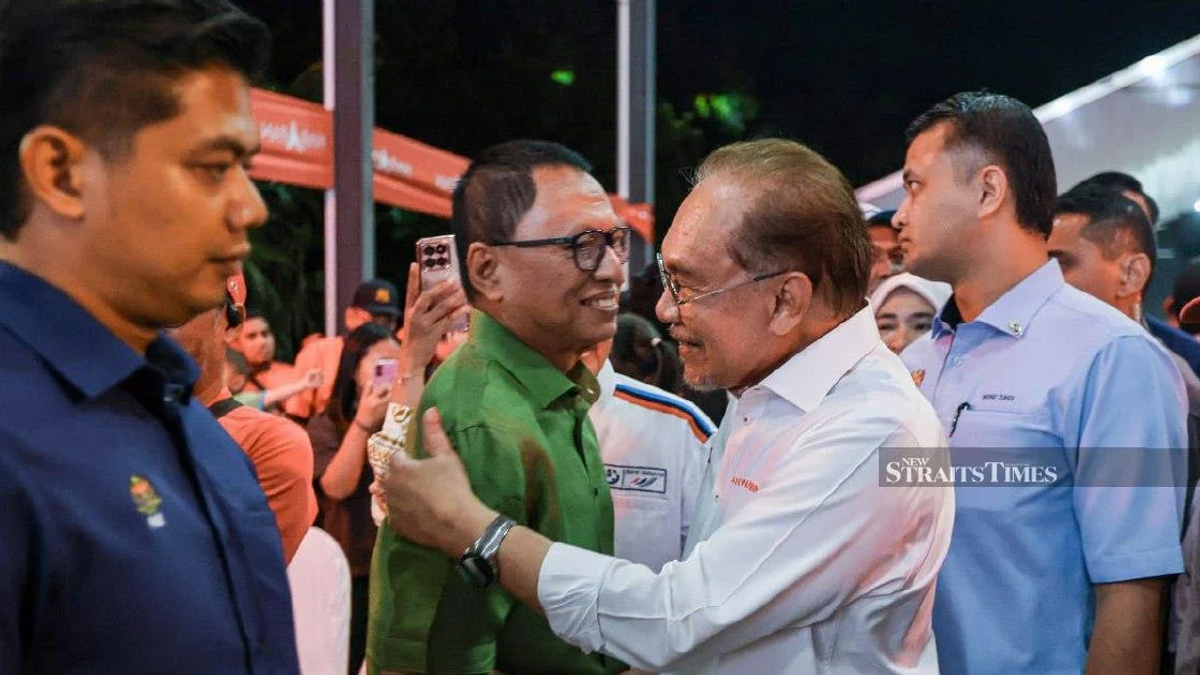Rafizi Quips Over Puad's Political Shift as PKR Embrace Signals Coalition Realignment