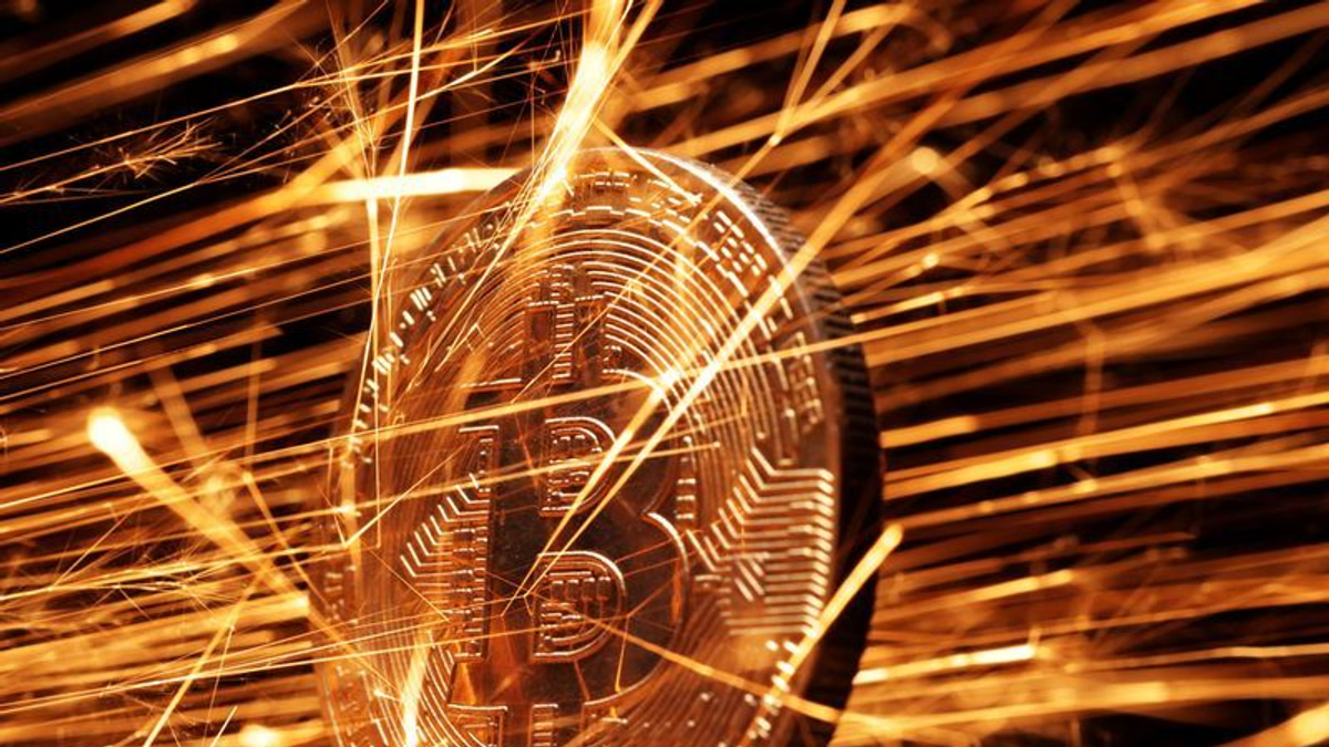 Bitcoin and Crypto Stocks Rally as Trump Backs Clarity Act for Digital Assets