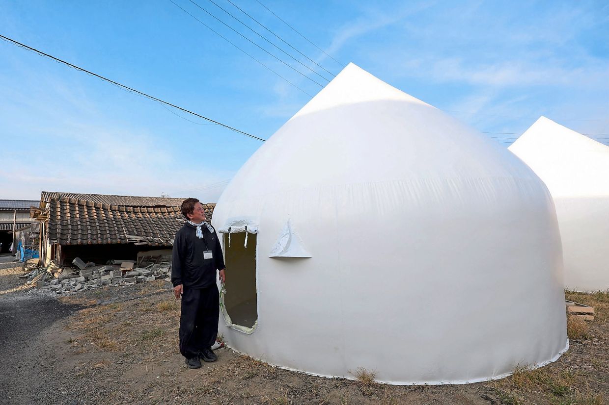 Heat Stroke Deaths Mount as Kumamoto Quake Survivors Battle Extreme Temperatures
