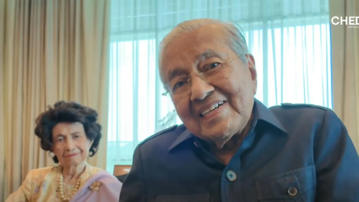 Tun Mahathir, 101, Expresses Gratitude for Flood of Birthday Tributes
