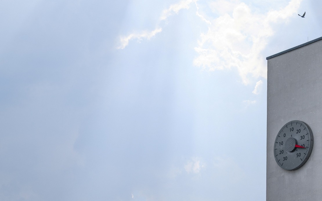 US Death Toll Climbs to 25 as Extreme Heat Sweeps Nation While East Coast Braces for Severe Storms