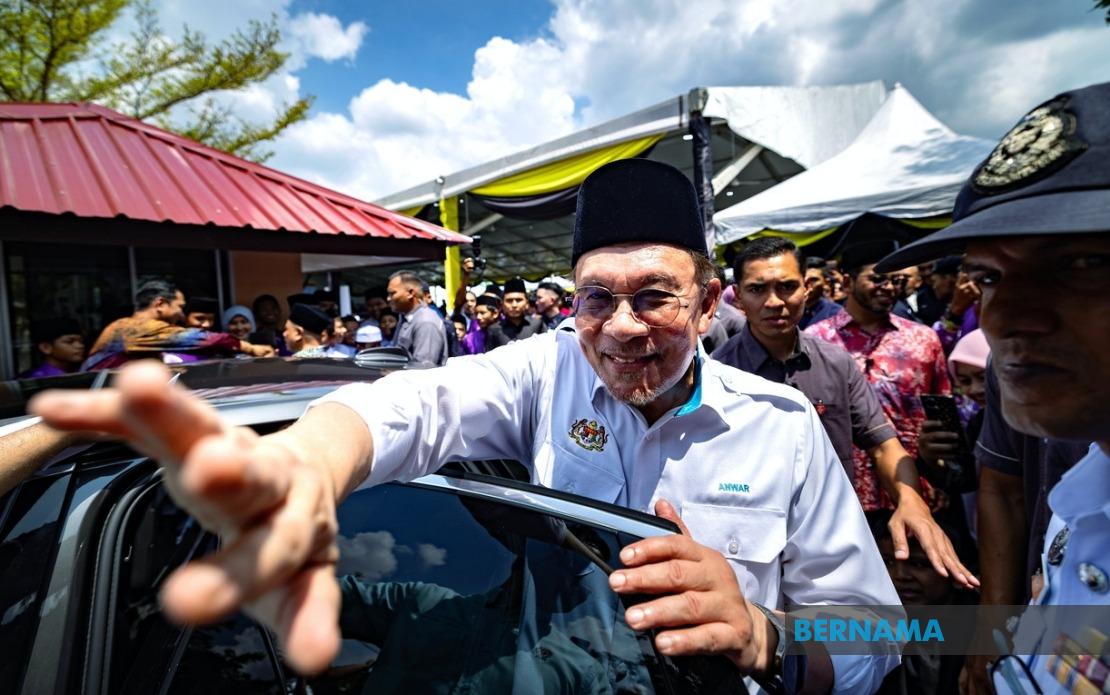 Anwar to Face Dewan Negara Over KWAP's RM200 Million eFishery Investment Loss