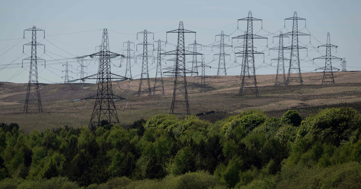 Britain's New PM Moves to Cut Electricity Taxes as Cost-of-Living Crisis Deepens