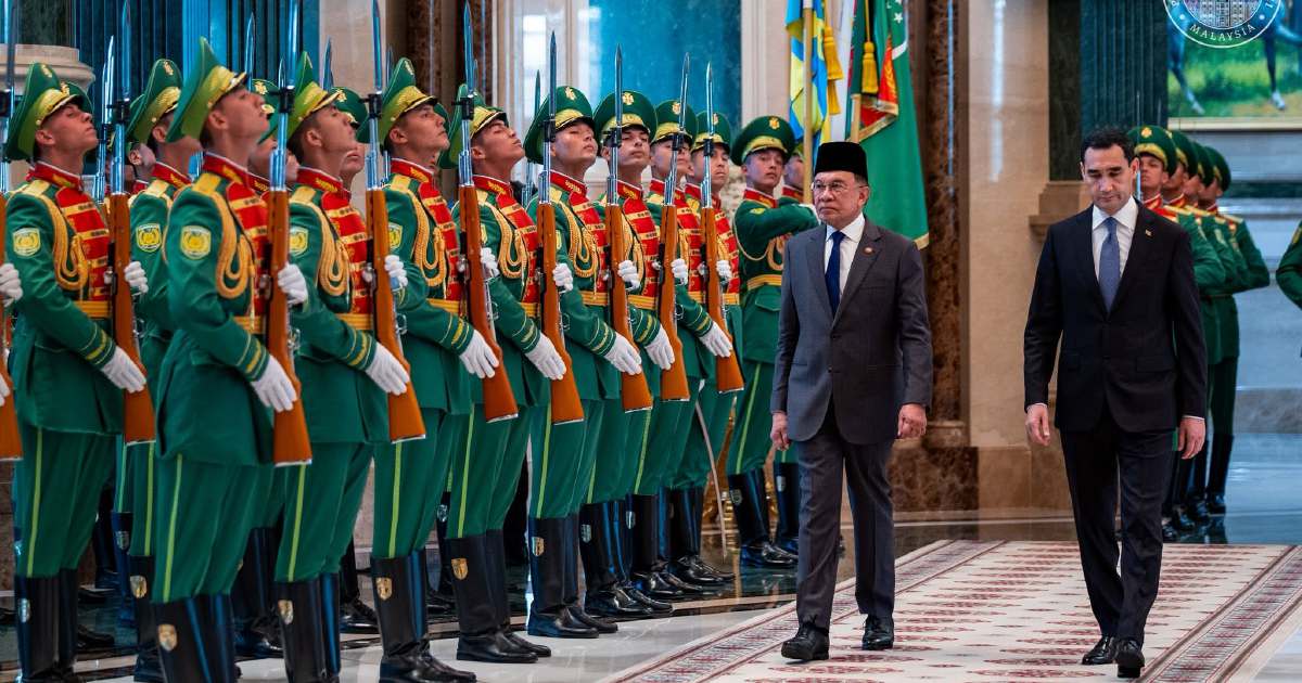 Anwar Ibrahim Accorded State Welcome in Turkmenistan Visit