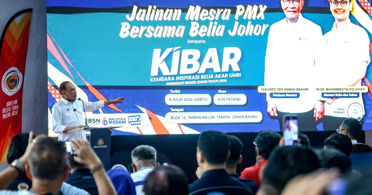Anwar Hits Out at Malay Supremacy Rhetoric Amid Loss of Reserved Lands