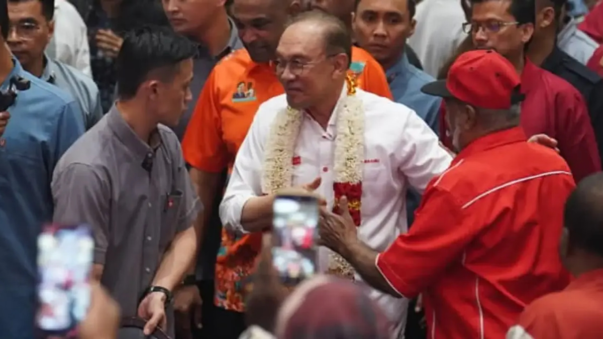 Anwar Takes Direct Control of Issues Affecting Indian Community
