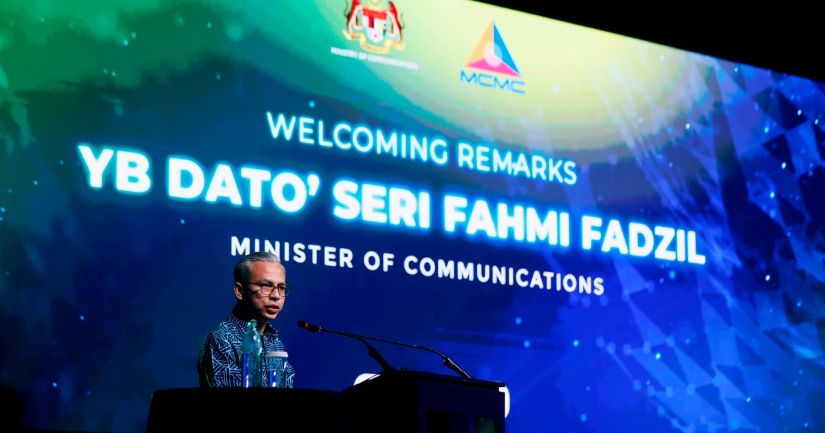 Cabinet united despite discipline row, says Fahmi