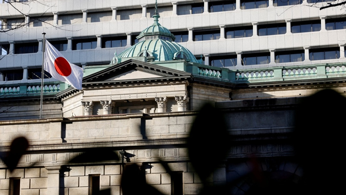 Japan's New Flag Desecration Law Sparks Global Debate on Patriotism and Expression