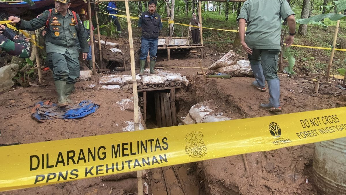 Indonesia Charges 24 Foreigners in Maluku Illegal Gold Mining Bust