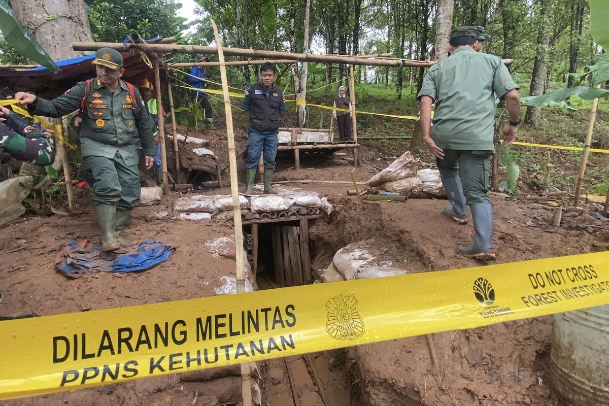 Indonesia Charges 24 Foreigners in Maluku Illegal Gold Mining Bust
