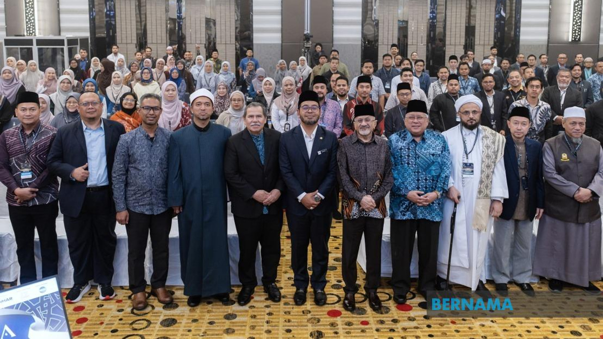 Islamic Social Finance Positioned as Key Tool to Combat Poverty, Says Zulkifli