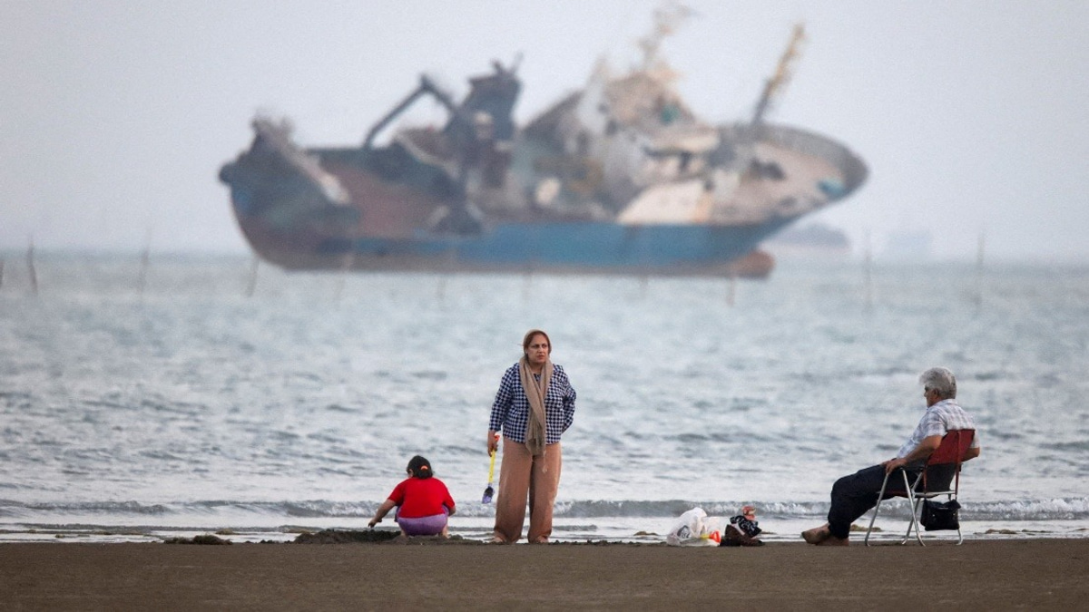US Advises Citizens to Consider Evacuating West Asia as Regional Tensions Escalate