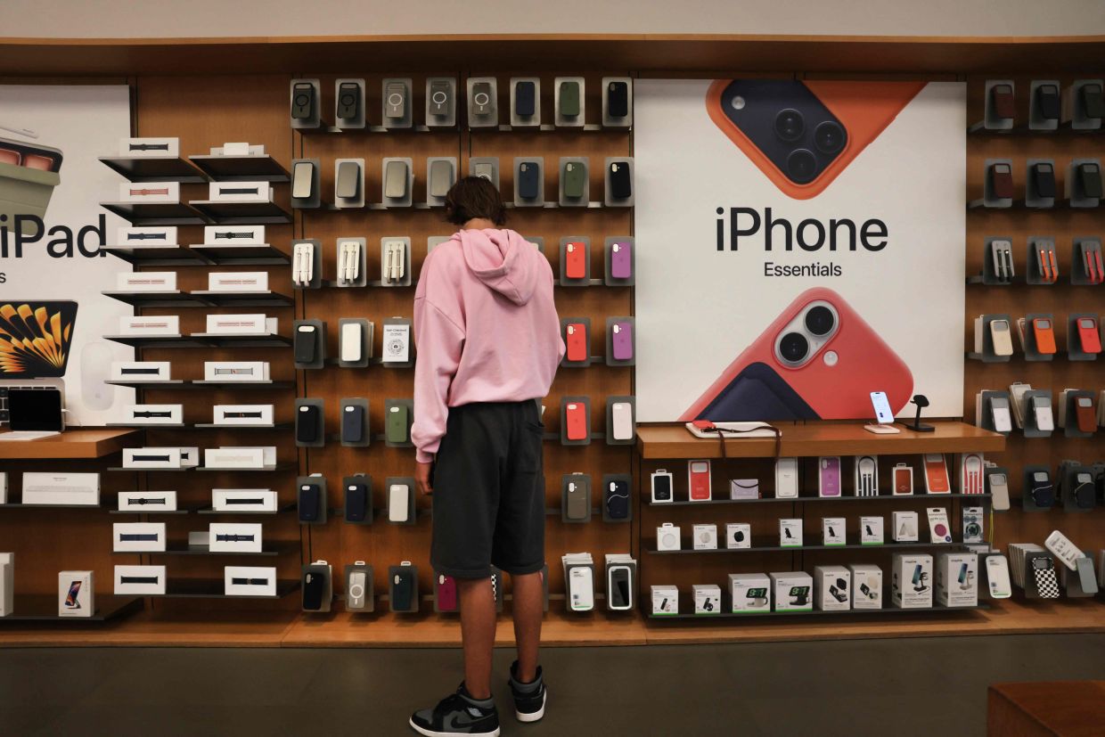 Apple and OpenAI's Bitter Patent Fight Signals Deeper Tensions in Silicon Valley's War for AI Talent